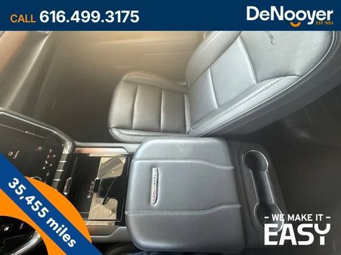 Used 2025 GMC Yukon Denali AWD/4WD image 27