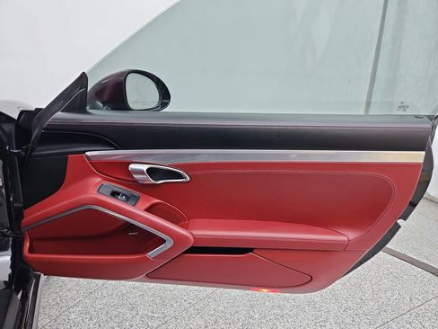 Used 2017 Porsche 911 Carrera 4S image 34