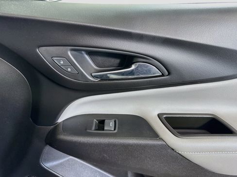 Used 2019 Chevrolet Equinox Premier FWD image 31