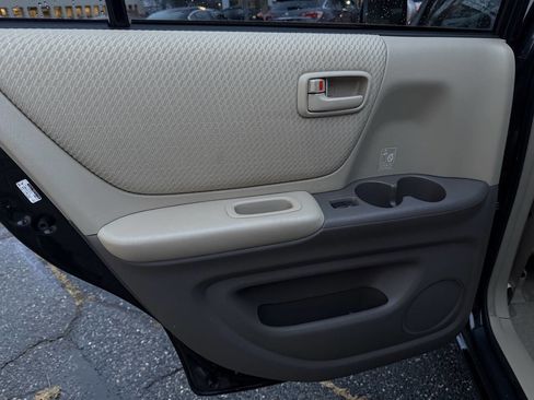 Used 2007 Toyota Highlander 4WD V6 w/ 3rd Row image 23