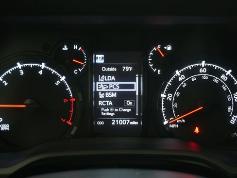 Used 2023 Toyota 4Runner 40th Anniversary SE AWD/4WD image 18