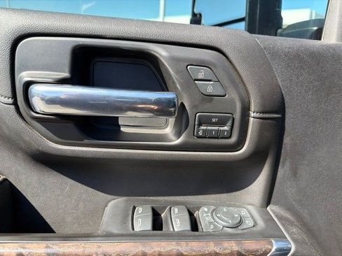 Used 2022 GMC Sierra 3500 Denali w/ Denali Black Diamond Edition AWD/4WD image 13