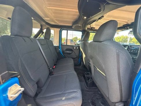 Used 2025 Jeep Wrangler Unlimited Sport AWD/4WD image 14