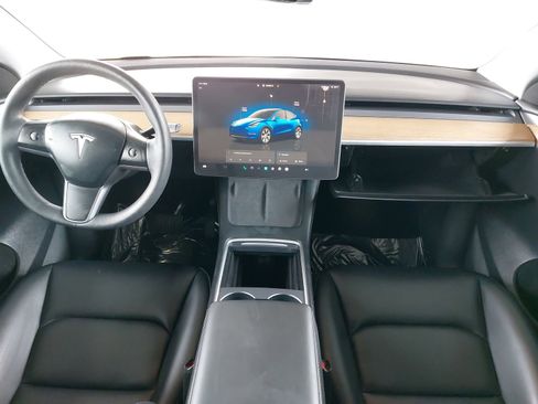 Used 2023 Tesla Model Y Long Range image 9