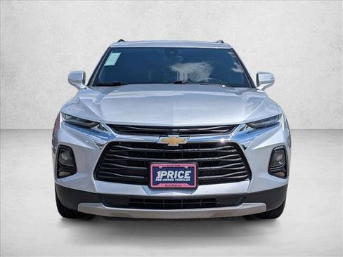 Used 2021 Chevrolet Blazer LT FWD image 2