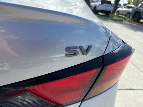 Used 2024 Nissan Altima 2.5 SV FWD image 10