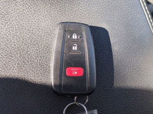 Used 2022 Toyota 4Runner Limited image 32