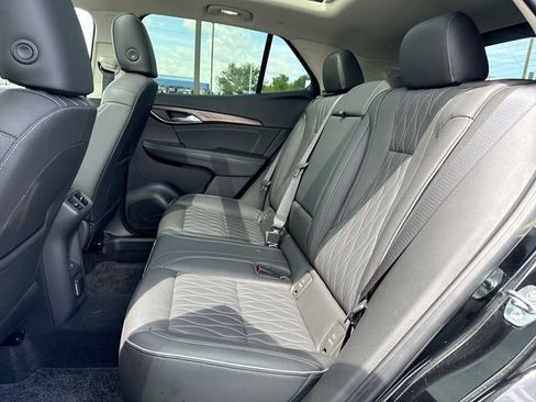 Used 2022 Buick Envision Avenir w/ Technology Package II FWD image 23