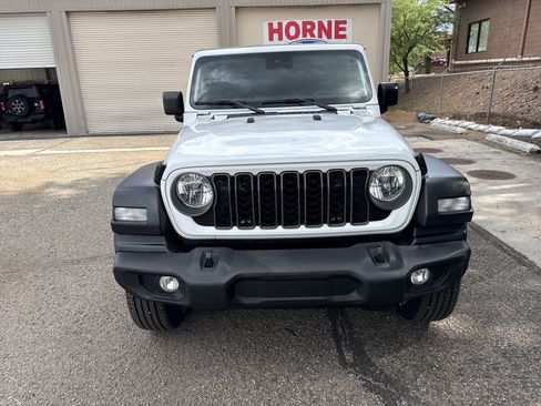 Used 2024 Jeep Wrangler Unlimited Sport AWD/4WD image 4