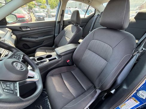 Used 2025 Nissan Altima 2.5 SV FWD image 36