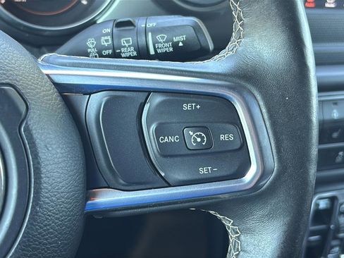 Used 2019 Jeep Wrangler Unlimited Sahara w/ LED Lighting Group AWD/4WD image 27