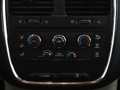 Used 2015 Dodge Grand Caravan SE w/ Quick Order Package 29E SE image 18