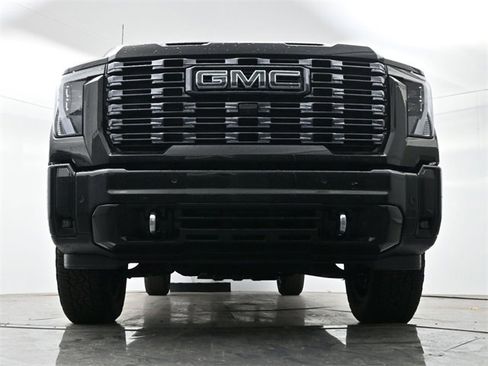 Used 2025 GMC Sierra 2500 Denali Ultimate image 10