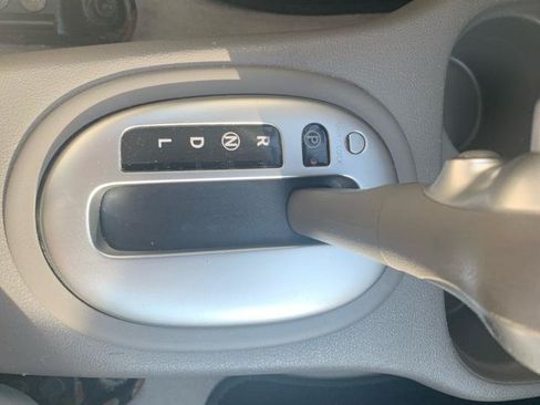 Used 2014 Nissan Versa SV w/ Convenience Package FWD image 14