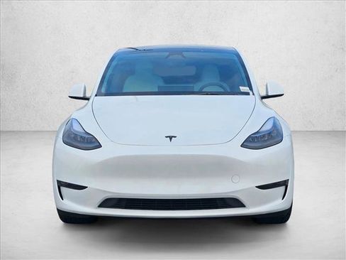 Used 2024 Tesla Model Y Performance image 2