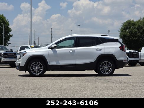 Used 2024 GMC Terrain SLT w/ Infotainment Package II AWD/4WD image 4