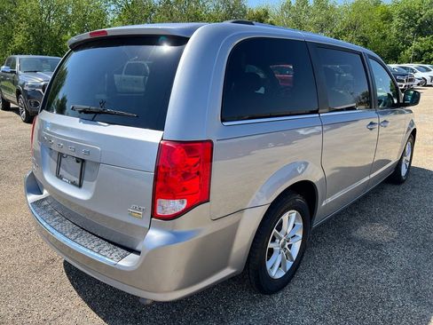 Used 2018 Dodge Grand Caravan SXT FWD image 5