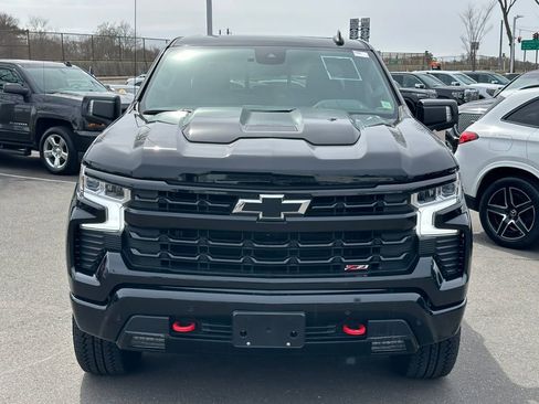Used 2025 Chevrolet Silverado 1500 LT Trail Boss w/ Convenience Package II AWD/4WD image 3