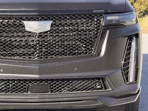 Used 2024 Cadillac Escalade V image 11