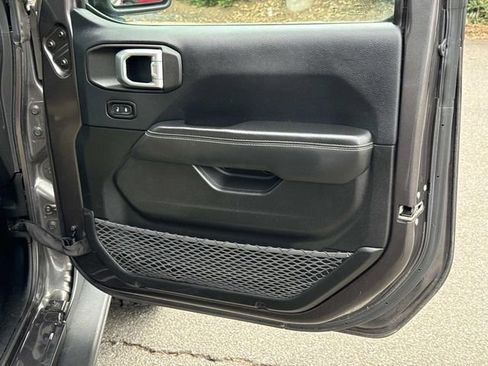 Used 2019 Jeep Wrangler Unlimited Sahara w/ Quick Order Package 24M Moab image 8