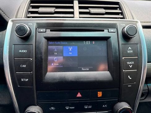 Used 2017 Toyota Camry LE FWD image 32