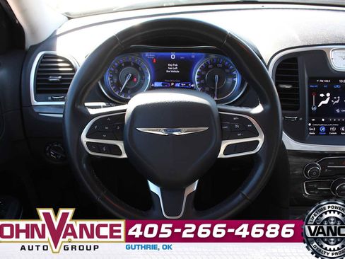 Used 2021 Chrysler 300 Touring L image 31