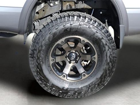 Used 2017 Nissan Titan PRO-4X image 9