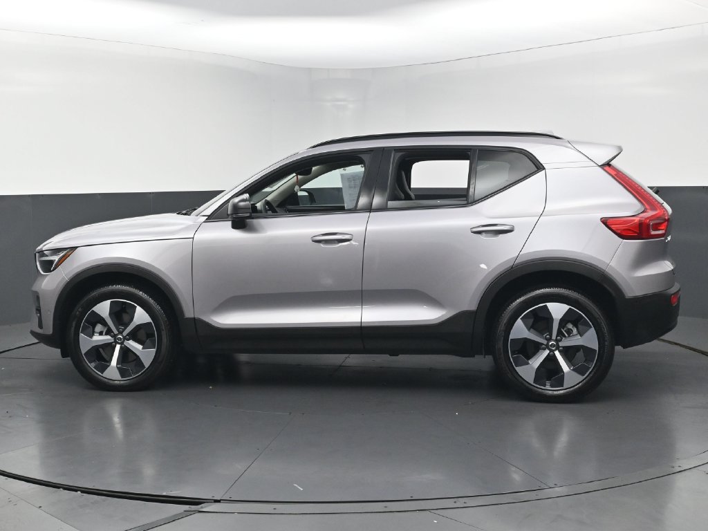 Used 2026 Volvo XC40 B5 Plus AWD/4WD image 8