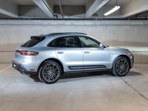 Certified 2026 Porsche Macan AWD/4WD image 9
