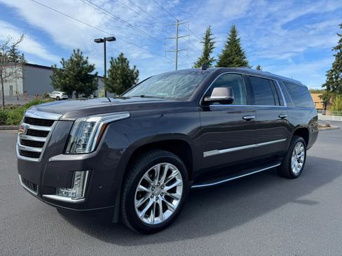 Used 2018 Cadillac Escalade ESV Premium Luxury image 5