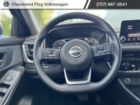 Used 2023 Nissan Rogue SV image 29