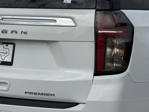 Used 2023 Chevrolet Suburban Premier image 7