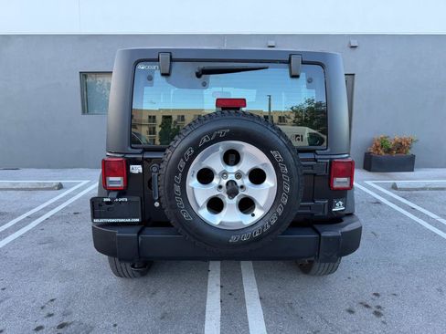 Used 2013 Jeep Wrangler Sport AWD/4WD image 11