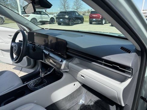 Used 2025 Hyundai Kona SEL image 35