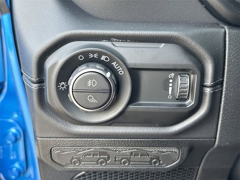 New 2025 Jeep Gladiator High Tide image 19