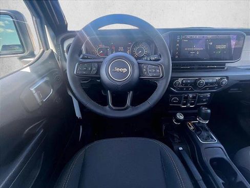Used 2025 Jeep Wrangler Unlimited Sport AWD/4WD image 7