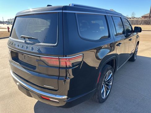 Used 2023 Jeep Wagoneer Series III w/ Premium Group I image 3