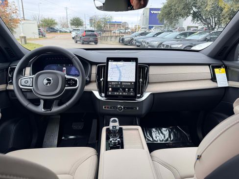 New 2026 Volvo XC90 T8 Plus image 18