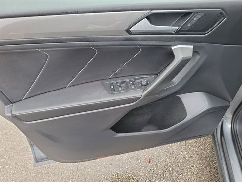 Certified 2023 Volkswagen Tiguan SE image 15
