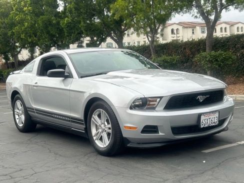 Used 2012 Ford Mustang Coupe RWD image 2
