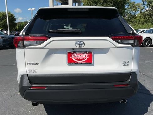 Used 2025 Toyota RAV4 XLE AWD/4WD image 9