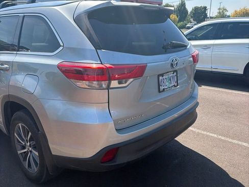 Certified 2018 Toyota Highlander XLE AWD/4WD image 6