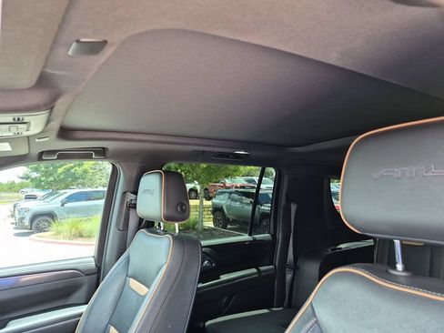 Used 2023 GMC Yukon XL AT4 w/ AT4 Premium Package AWD/4WD image 32