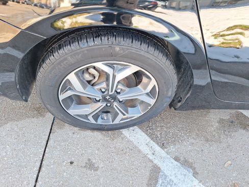 Used 2020 Kia Forte LXS image 11