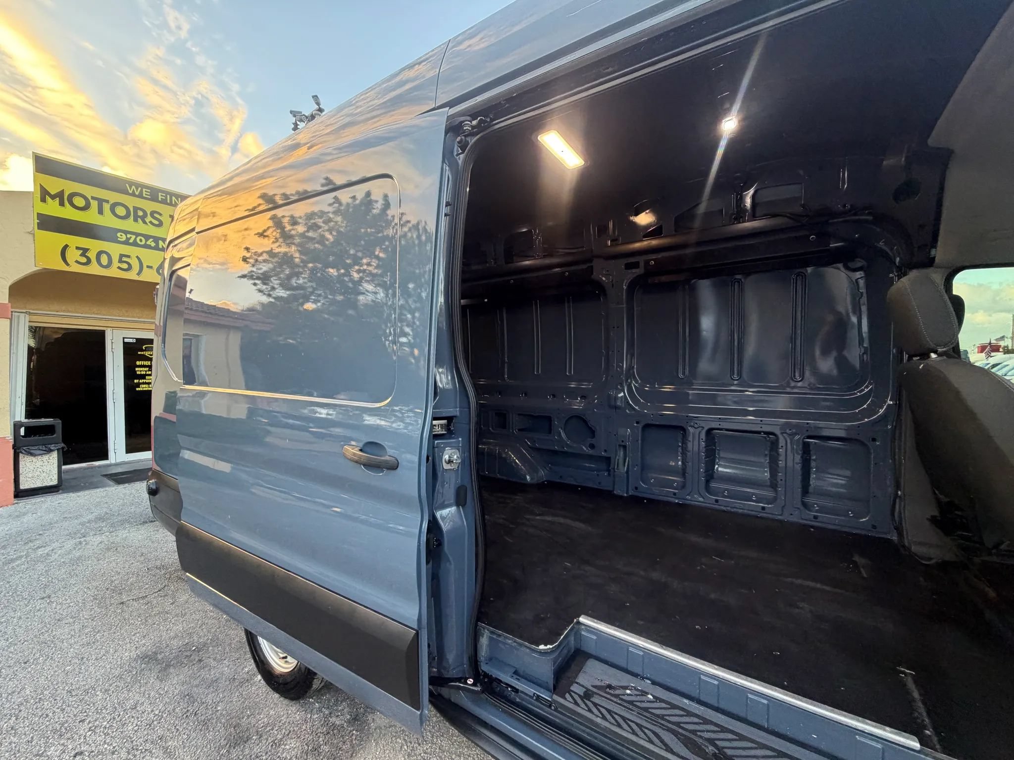 Used 2021 Ford Transit 250 148 High Roof Extended w/ Parcel Delivery Package RWD image 6
