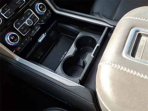 Used 2021 GMC Yukon Denali w/ Denali Premium Package image 29