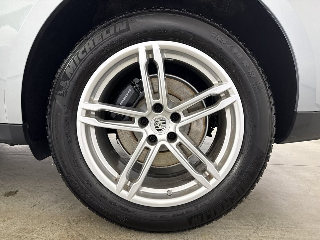 Certified 2026 Porsche Macan AWD/4WD image 14