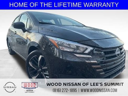 New 2025 Nissan Versa SR w/ Trunk Package image 1