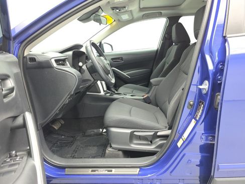 Used 2022 Toyota Corolla Cross LE w/ Moonroof Package image 13