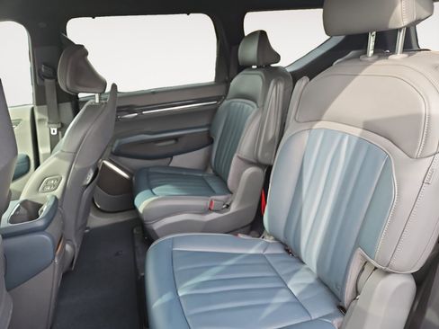 Used 2024 Kia EV9 GT-Line image 13